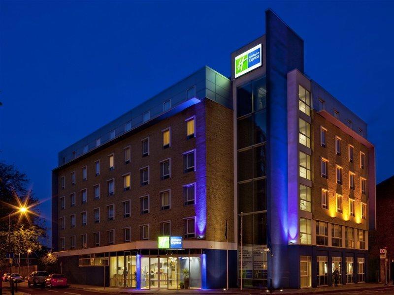 Holiday Inn Express Earls Court, An Ihg Hotel London Exterior photo